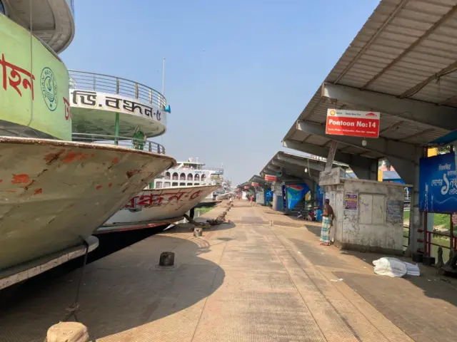 সদরঘাট সকাল সাড়ে নয়টা