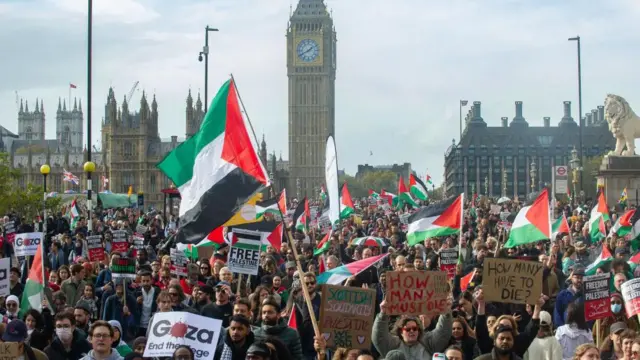 تظاهرات مؤيدة لغزة في العاصمة البريطانية لندن