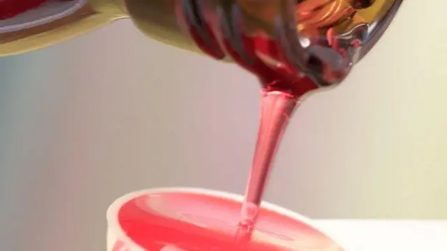 Le sirop antitussif Benylin Paediatric s'est avéré contenir des niveaux élevés de diéthylène glycol, une substance toxique.