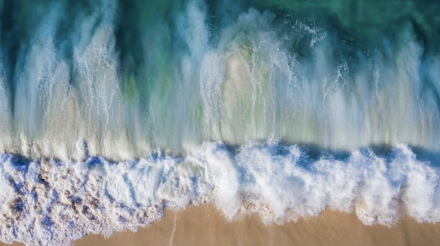 Onda quebrando na costaroleta de greenCabo San Lucas, no México