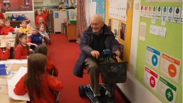 టీచర్ తాతయ్య 