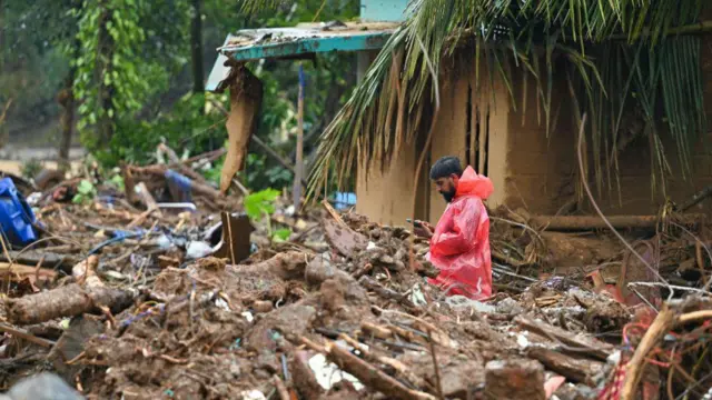 வயநாட்டில் தொடர் நிலச்சரிவுகள்