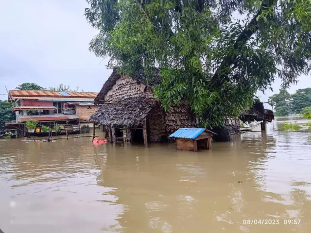 ကရင်ပြည်နယ်၊ လှိုင်းဘွဲ့မြို့နယ် ဒေါ်လန်းကျေးရွာ ဒီကနေ့မြင်ကွင်း။ 