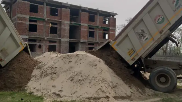 चराईदेव में वो जगह जहां मुस्लिम मज़दूर काम कर रहे थे