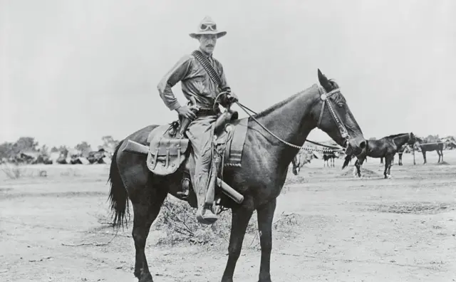 Un guardia fronterizo a caballo a principios de la década de 1910.