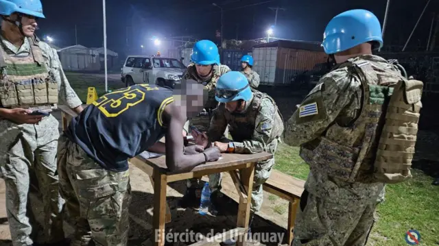 Ingabo za Uruguay ziri muri MONUSCO zaviga ko zakiriye abasirikare ba FARDC bashyize intwaro hasi