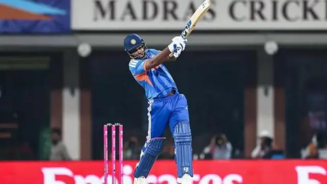 ભારત વેસ્ટ ઇન્ડીઝ મૅચ, ટી20 વર્લ્ડકપ, કોલકતા ટી20 મેચ, ભારતની ટીમનું પ્રદર્શન, ભારત ઝિમ્બાબ્વે મૅચ, ભારતની બોલિંગ અને બેટિંગ, ભારતના બૉલર અને બૅટ્સમૅન. બીબીસી ગુજરાતી 