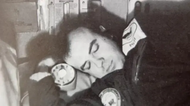 ਜਦੋਂ ਰੋਜਰ ਚੈਪਮੈਨ ਪਾਏ,ਸੀਸ III ਦੇ ਅੰਦਰ ਫਸੇ ਹੋਏ