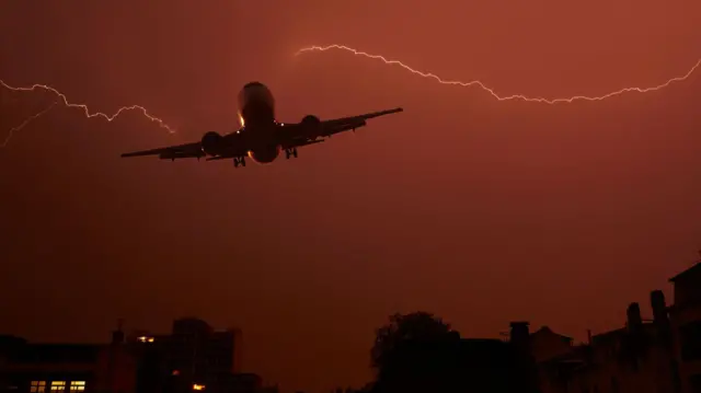 Xiyyaara halkanin balali'aa jiru