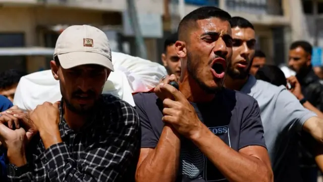 به گفته منابع محلی مراسم تشییع پس از نماز ظهر در مسجدی در شهر غزه برگزار شد