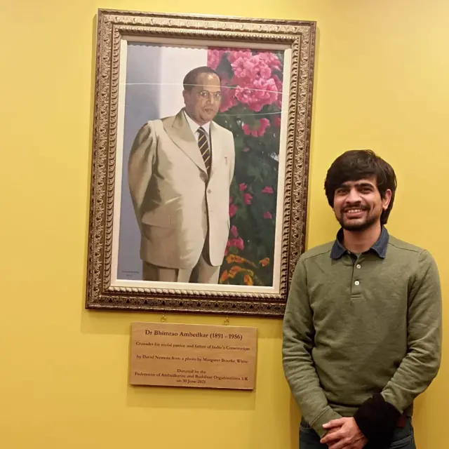 आंबेडकरांचं ग्रेज इन मधील त्यांचंच नाव दिलेल्या खोलीतील प्रसिद्ध भित्तीचित्र