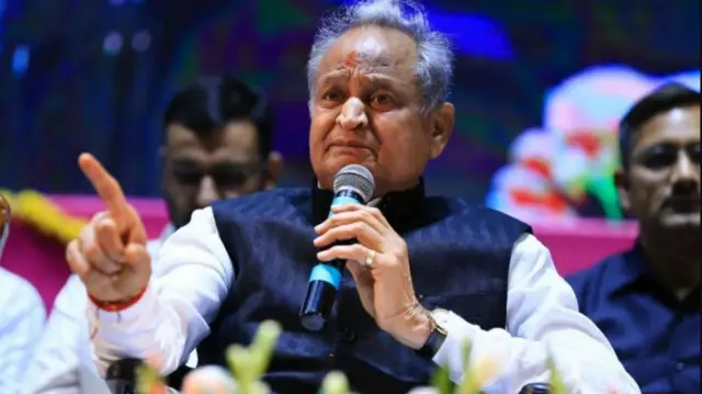 काँग्रेस नेते आणि राजस्थानचे मुख्यमंत्री अशोक गहलोत