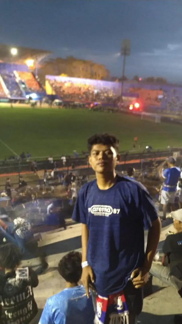Aulia Rachman adalah pendukung Arema FC. Dia setia menyaksikan pertandingan-pertandingan klub kesayangannya.