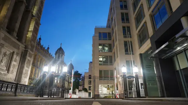 دادگاه