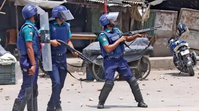সাম্প্রতিক আন্দোলন ঘিরে সারা দেশে ব্যাপক সহিংসতার ঘটনা ঘটে