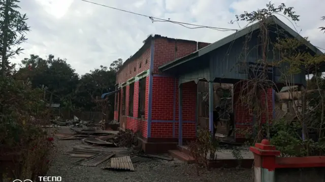 မီးရှို့ခံခဲ့ရတဲ့ Foursquare ဘုရားကျောင်း 