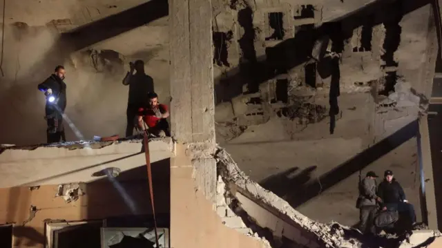  এই ভবনেই হামলাটি হয়েছিলো। 