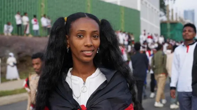 በኢሬቻ የኦሮሞ ሕዝብ ከጨለማ ወደ ብርሃን ላሸጋገረው አምላክ አምላክ ምስጋና ያቀርባል