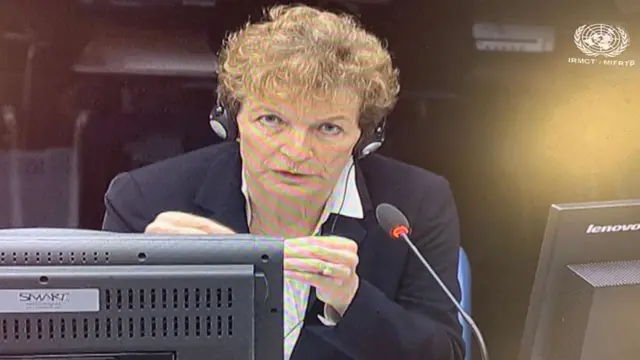 Profeseri Gillian Mezey ubwo yabazwaga kuri raporo yagizemo uruhare, aha ni kuri uyu wa kane mu rukiko i La Haye