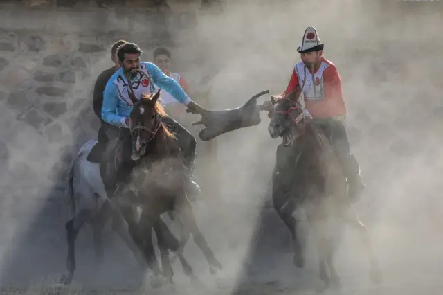 Көк бөпү тартып жаткан Вандык кыргыздар. 2018-жыл