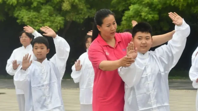 Le tai-chi trouve ses racines dans la notion de corps élaborée dans la tradition philosophique, médicale et religieuse taoïste.