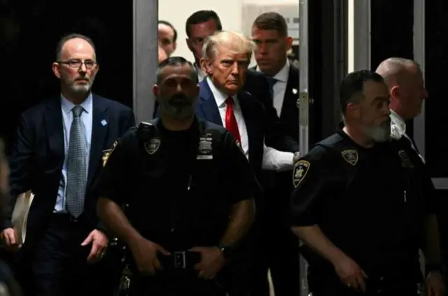 Mgbe Donald Trump pụtara ụlọikpe