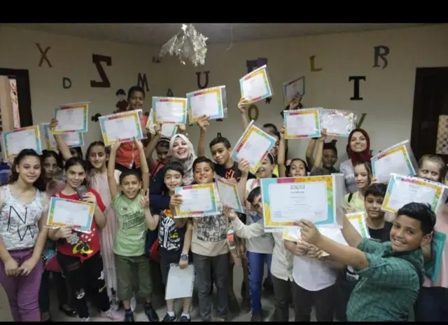 صورة متداولة للمعلمة الغزيّة غادة رباح.