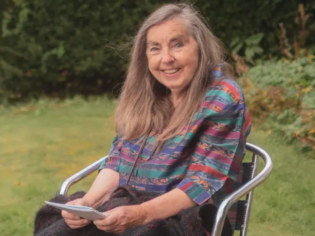 မြန်မာကျောင်းသားတွေ ပညာရေးအတွက် ကူညီနိုင်တဲ့အတွက် အလွန် စိတ်ချမ်းမြေ့ခဲ့