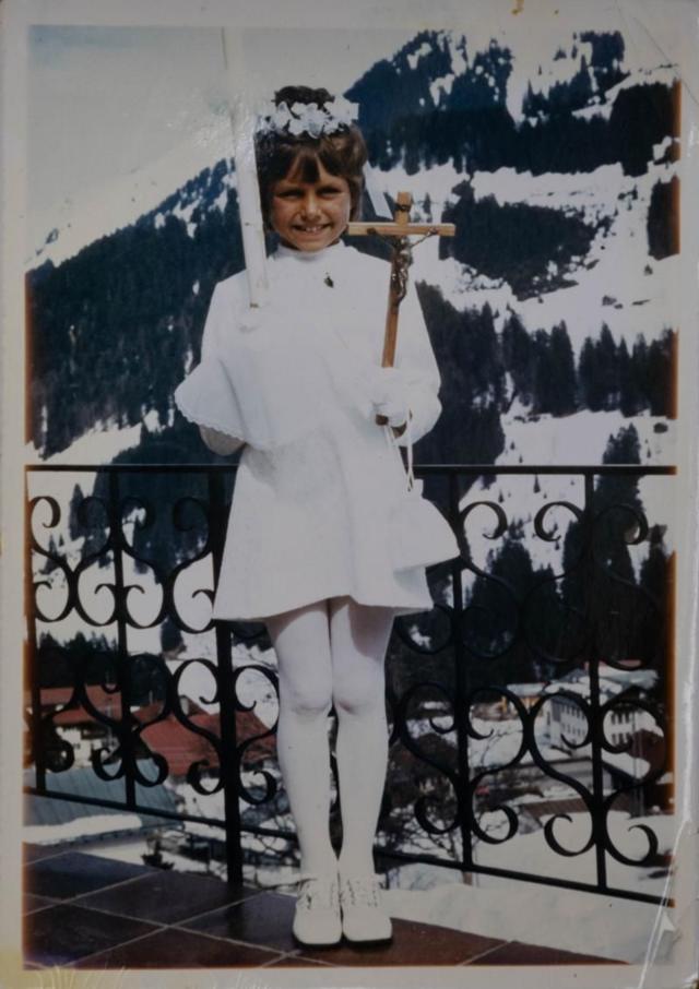 குழந்தைகள் மீது கொடிய பரிசோதனை செய்த மருத்துவர் : ஆல்ப்ஸ் மலைத் தொடரின் அடிவாரத்தில் அமைந்திருக்கும் மஞ்சள் வீட்டின் பின்னணி