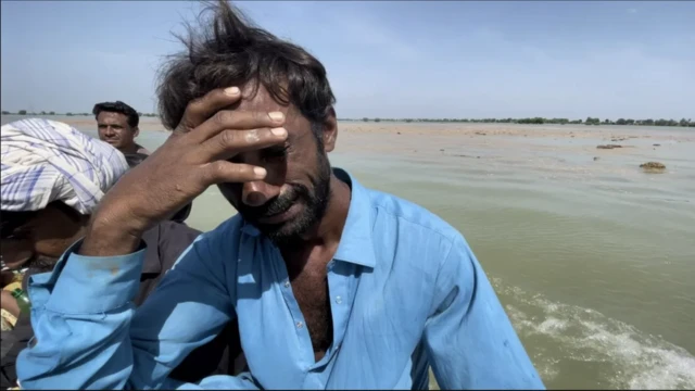 “พ่อของเขาพาลูกไปที่ปลอดภัยสำเร็จ แต่กลับจมน้ำเสียชีวิต”