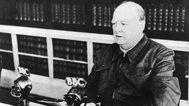 Winston Churchill, ante los micrófonos de la BBC en una imagen de archivo. 