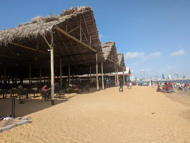 இலங்கைன் முதல் செயற்கை கடற்கரை - எப்படி உருவாக்கப்பட்டது? என்னென்ன வசதிகள் உள்ளன?