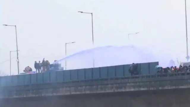 ਪਾਣੀ ਦੀਆਂ ਵਾਛੜਾਂ 