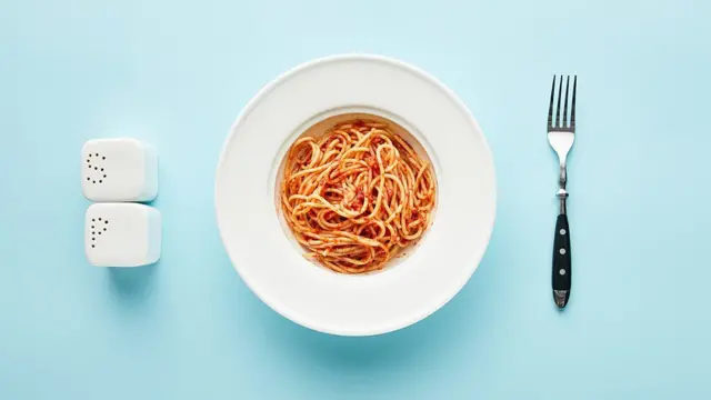 नूडल्सची प्लेट