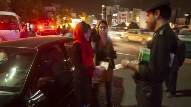 Wani dan Hisbah na duba mata