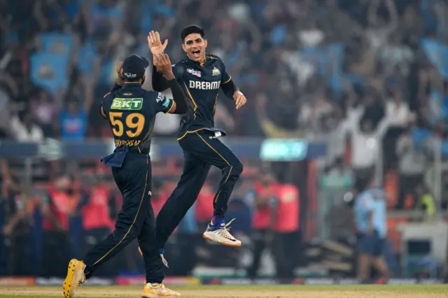 மும்பை இந்தியன்ஸ் vs குஜராத் டைட்டன்ஸ்