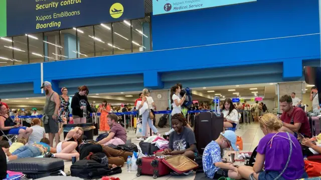 Abarindiriye gukurwa mu Bugereki kubera imiriro