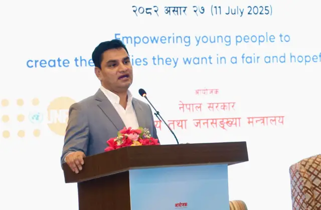 स्वास्थ्य तथा जनसङ्ख्यामन्त्री प्रदीप पौडेल