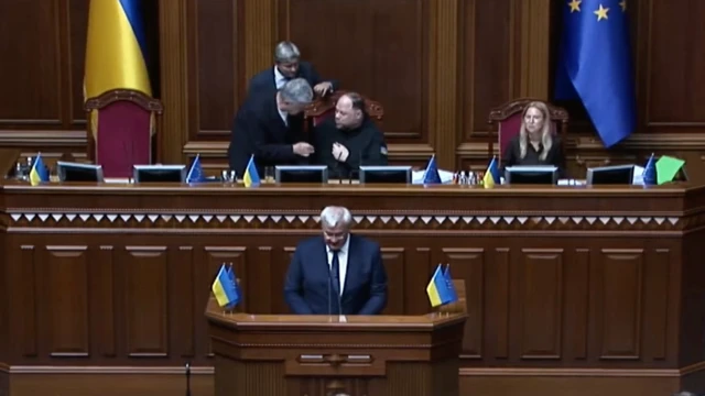 Виступ кандидата у міністри МЗС Андрія Сибіги перед депутатами 19 серпня 2026 року. Позаду нього – Артур Герасимов, Петро Порошенко та Руслан Стефанчук