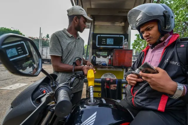 இலங்கை, கியூஆர் முறை, எரிபொருள் விநியோகம், மத்திய கிழக்கு 