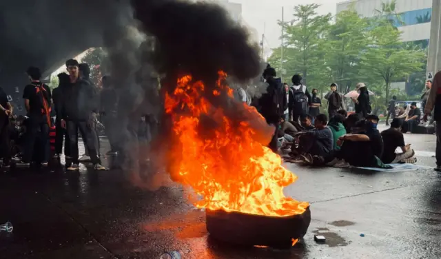 Universitas Muslim Indonesia, UMI, Makassar, Indonesia Gelap, demo mahasiswa