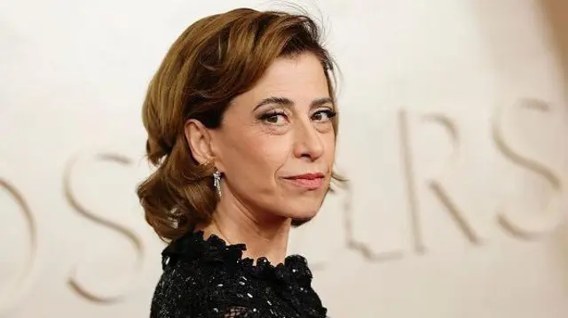 Fernanda Torres no tapete vermelho do Oscar