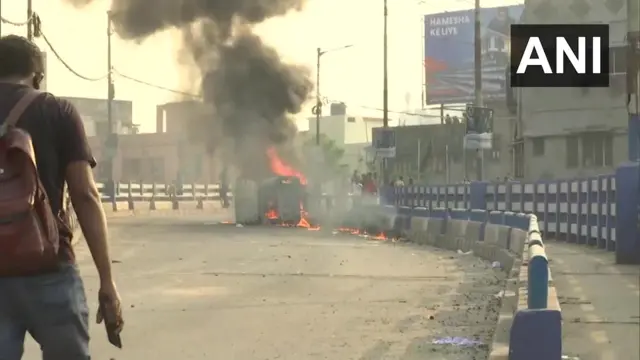 তিলজলা এলাকায় ওই কন্যা শিশু হত্যার ঘটনায় ব্যাপক বিক্ষোভ ছড়িয়ে পড়ে