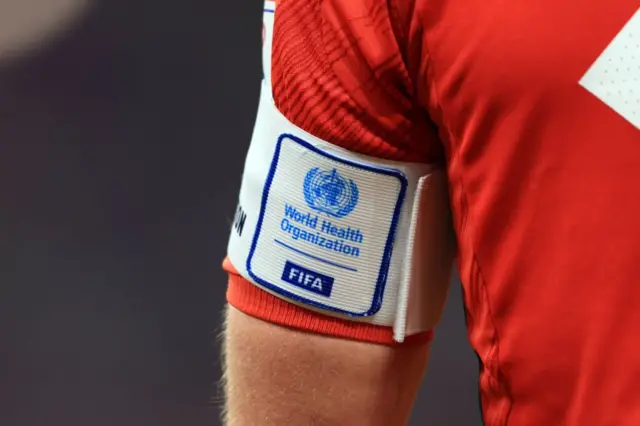 ලෝක සෞඛ්‍ය සංවිධානයෙන් ඇමෙරිකා එක්සත් ජනපදය ඉවත් කිරීමේ ක්‍රියාවලිය ආරම්භ කිරීමේ විධායක නියෝගයකට ට්‍රම්ප් අත්සන් කළේය.