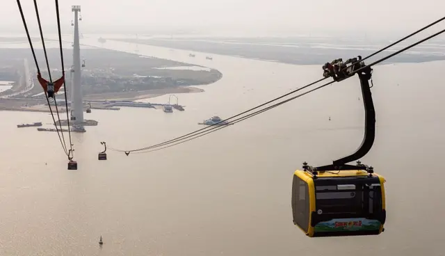 Tầm nhìn toàn cảnh tổ hợp khu công nghiệp Deep C từ ga cáp treo Cát Hải đến ga cáp treo Cát Bà