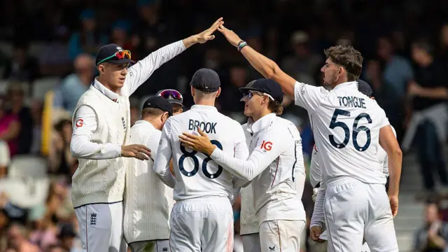 इंग्लैंड टीम की तस्वीर