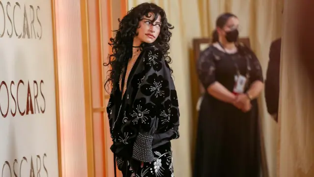 Одесса Езайон