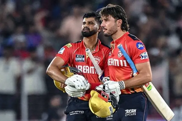 شریاس ایئر اور مارکس سٹونس نے ٹیم کو فتح سے ہمکنار کیا