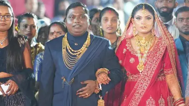 अपनी शादी के दौरान सुरेश चंद्राकर 