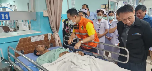 ထိခိုက်ဒဏ်ရာရခဲ့သူတွေနဲ့ တွေ့ဆုံခဲ့တဲ့ စမွတ်စခွန်ခရိုင်မှူး